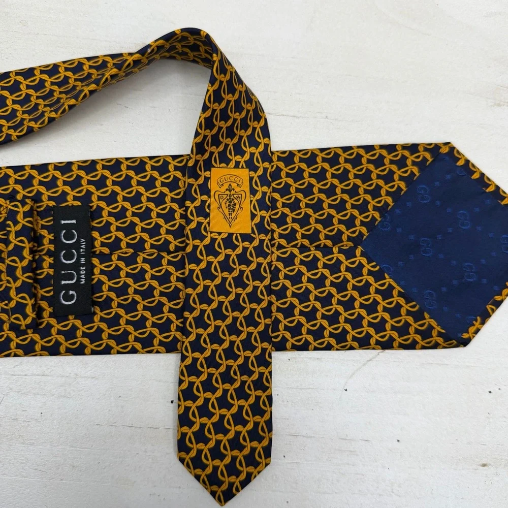 Gucci Vintage Chain Link Neck Tie